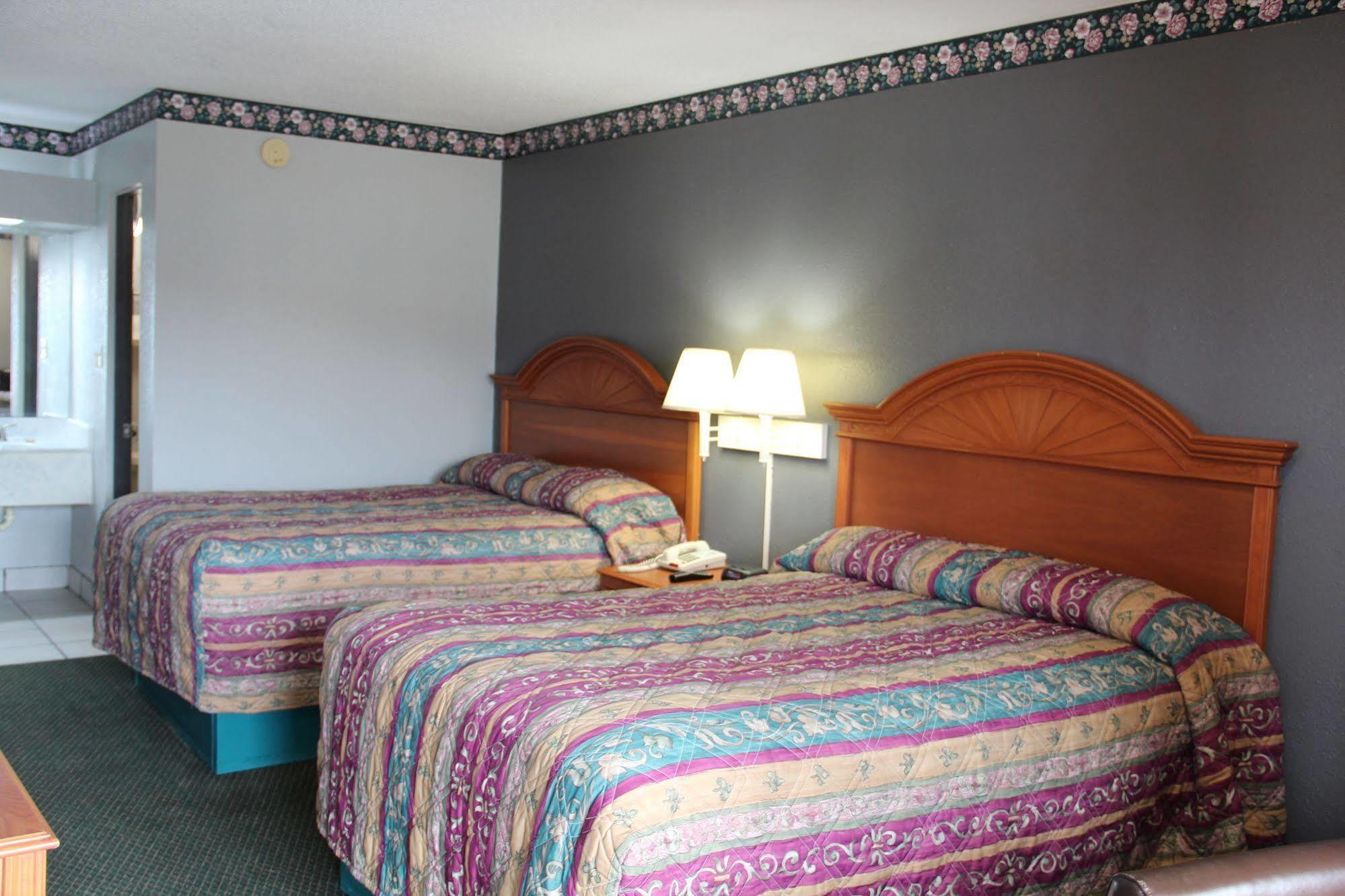Sandcastle Inn Tybee Island Exterior photo